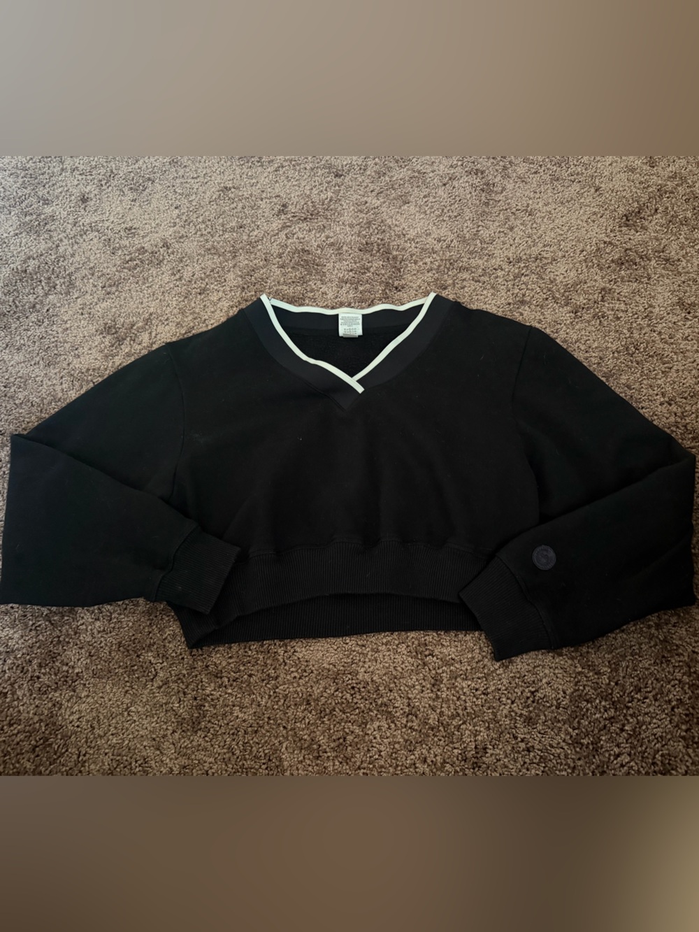 Black Cropped Sweatshirt with Contrast Trim